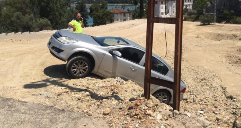 Adana’da kaza yapan sürücü gülerek kazayı anlattı