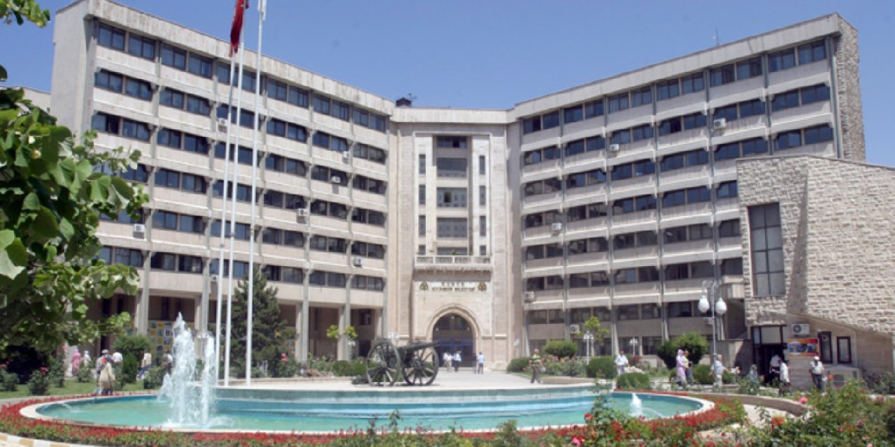 AKP’li belediye yöneticilerine milyonlarca lira ‘huzur hakkı’ maaşı