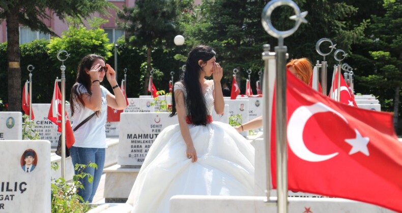 Ankara’daki şehitlikte Babalar Günü