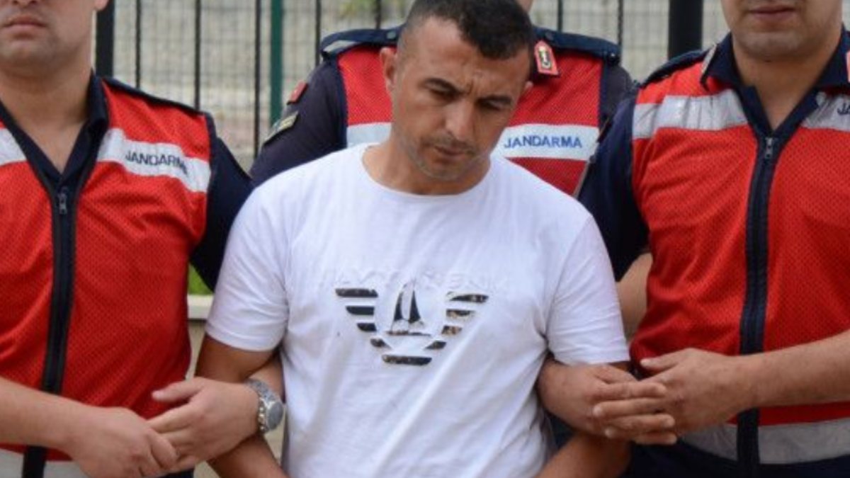 Antalya’da yeni tanıştığını arkadaşını bıçakla öldürdü