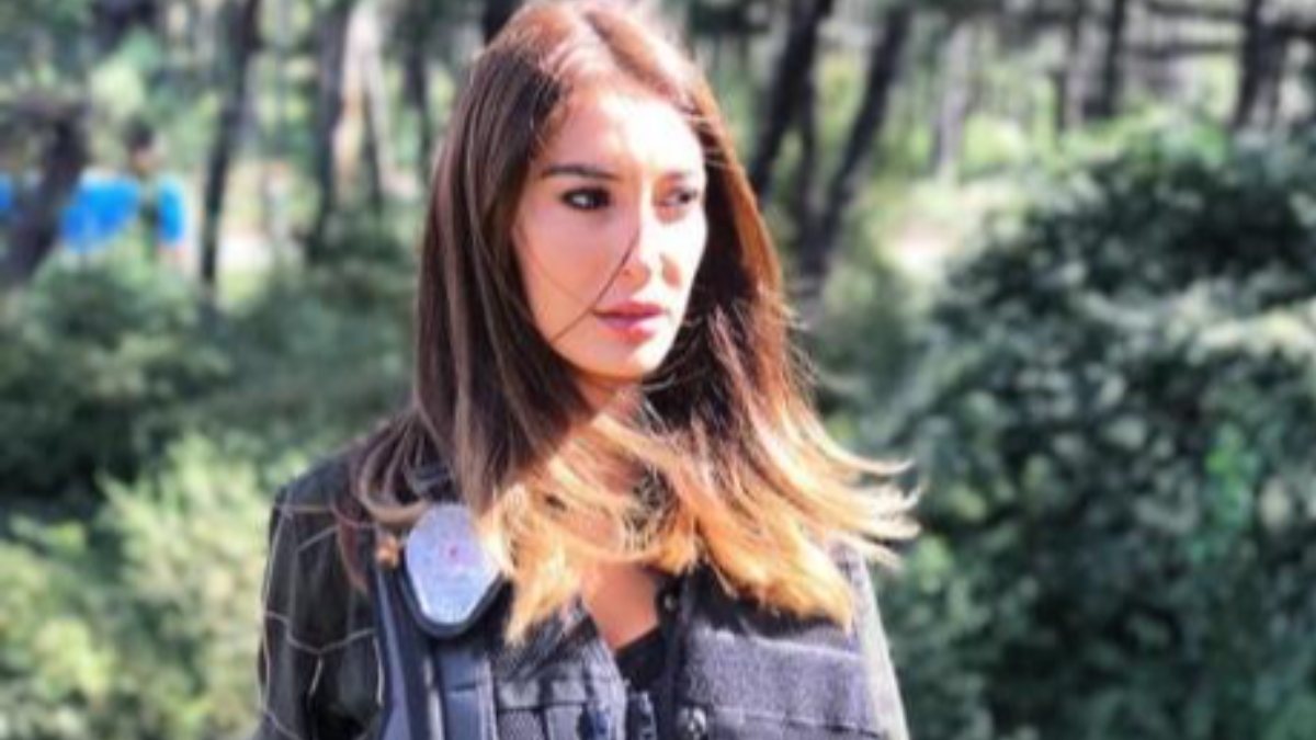 Arka Sokaklar’ın Bahar’ı bikinisini giydi, bronz teniyle hayran bıraktı! ‘Yanık izin çok fena’