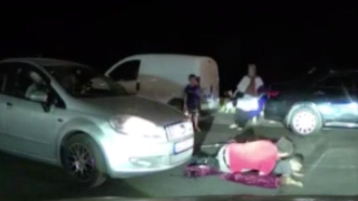 Beylikdüzü’nde araba çarpan çocuğun üstüne kapanan baba