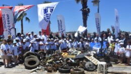 Bodrum’da denizden şezlong, araç lastiği ve lavabo çıktı