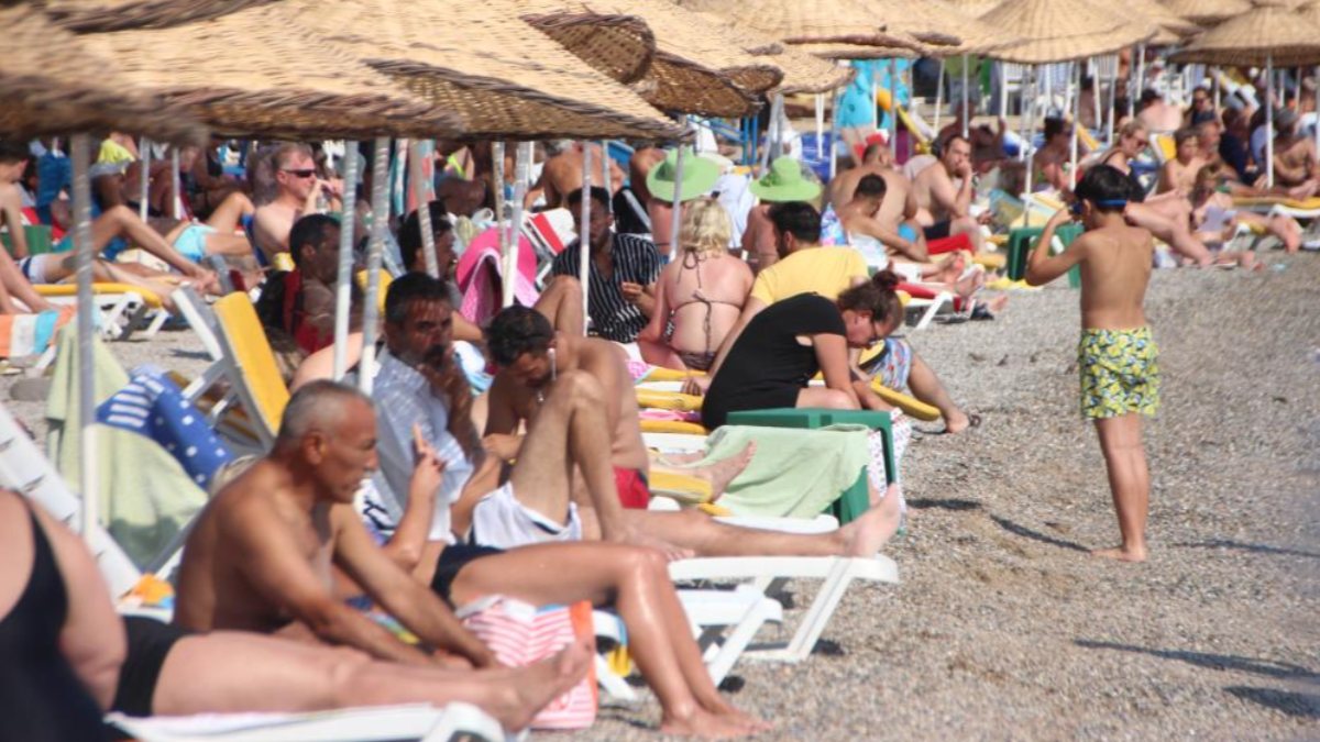Bodrum’da sıcağı gören, soluğu denizde aldı