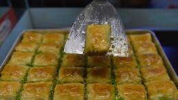 Boş tost, boş gözlemeden sonra şimdi de şerbetsiz baklava dönemi