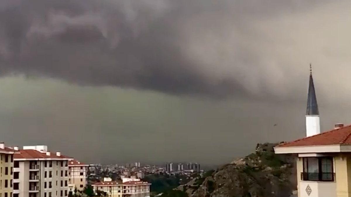 Bulutların Başkent’i kaplama anı