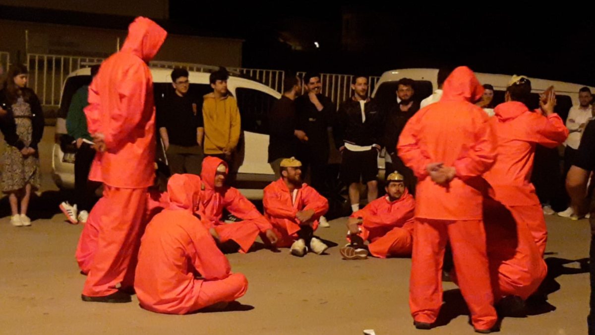 Bursa’da düğün sonrası ‘La casa de papel’ kostümüyle çiftetelli oynadılar