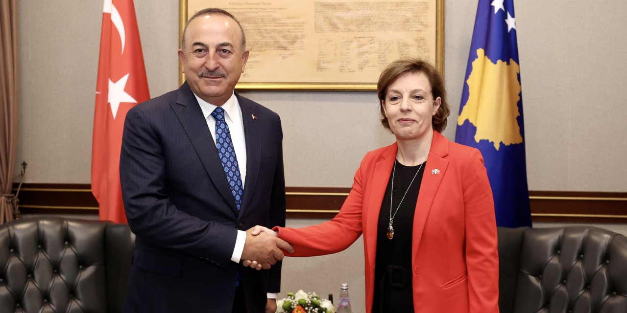 Çavuşoğlu, Kosova’daki tek problemi anlattı: FETÖ varlığı