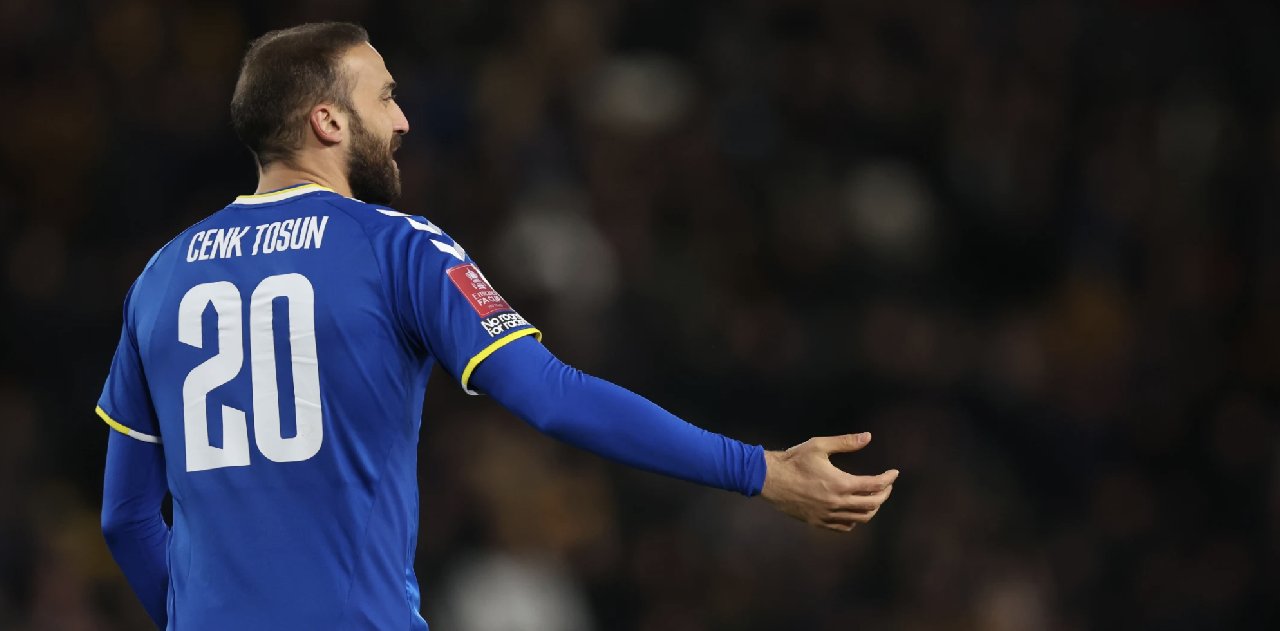 Cenk Tosun Süper Lig’e dönüyor