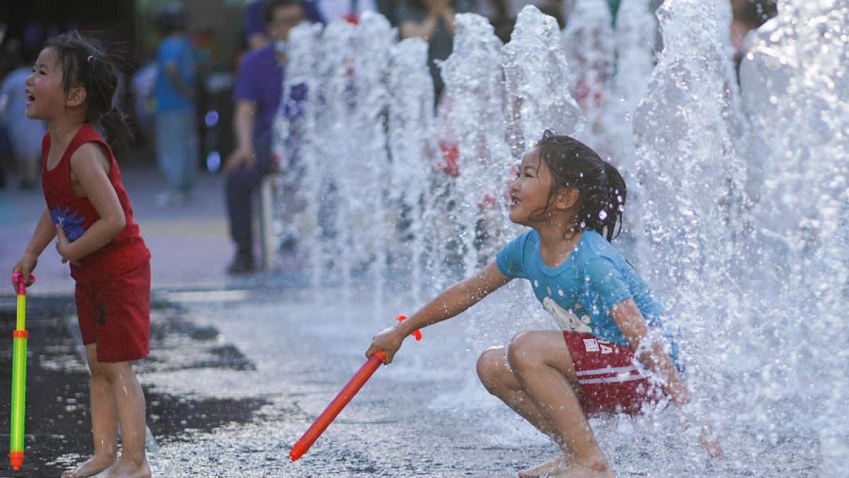 Çin’de çocuk parkına girişte PCR testi şartı getirildi