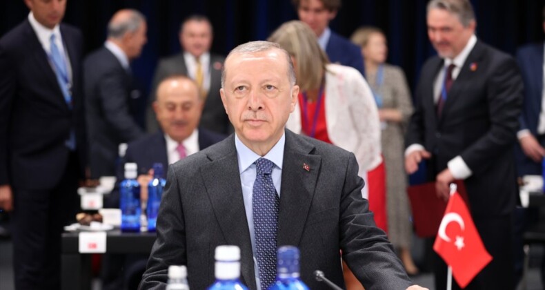 Cumhurbaşkanı Erdoğan, NATO liderlerine ‘terörün gerçek yüzü’ videosu izletti