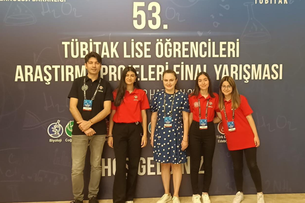 Darüşşafakalı öğrencilere TÜBİTAK’tan ödül