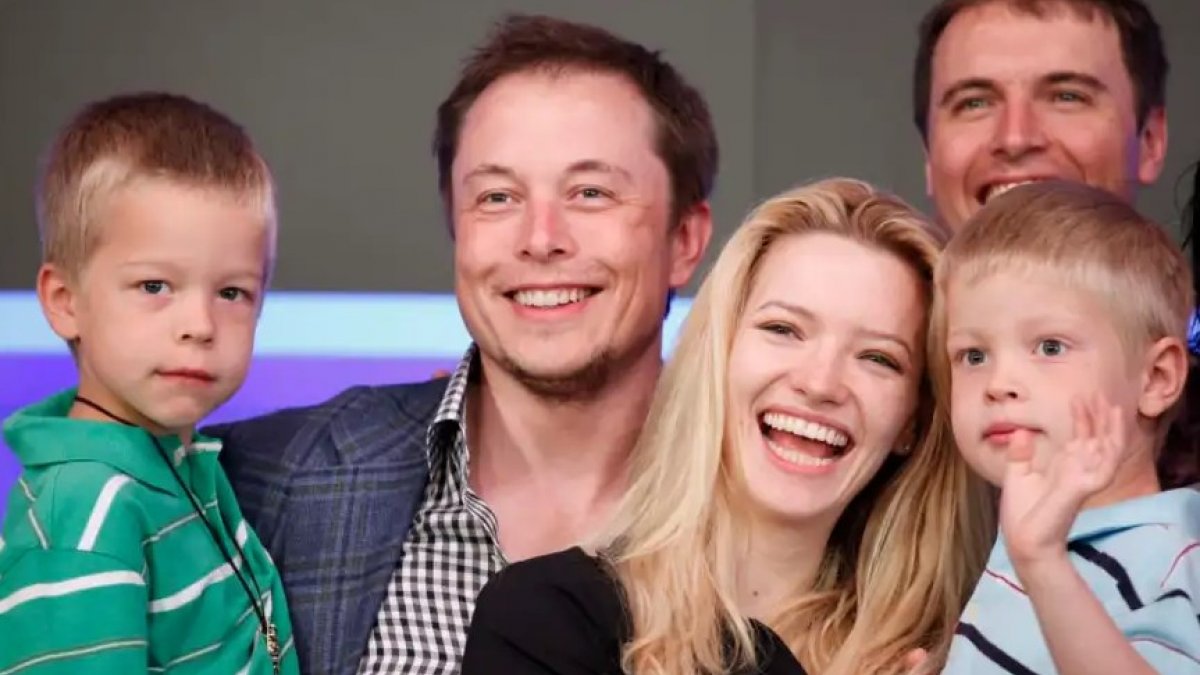 Elon Musk’ın oğlu adını ve cinsiyetini değiştiriyor