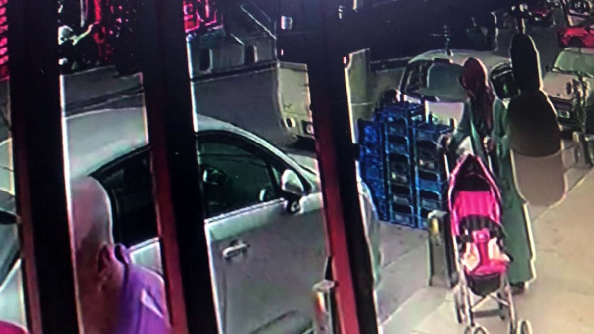Gaziosmanpaşa’da bebek arabası çalan hırsız kamerada