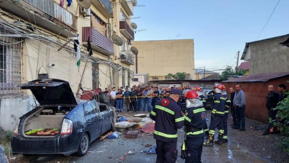 Gürcistan’da bir evin balkonu çöktü: 2 ölü