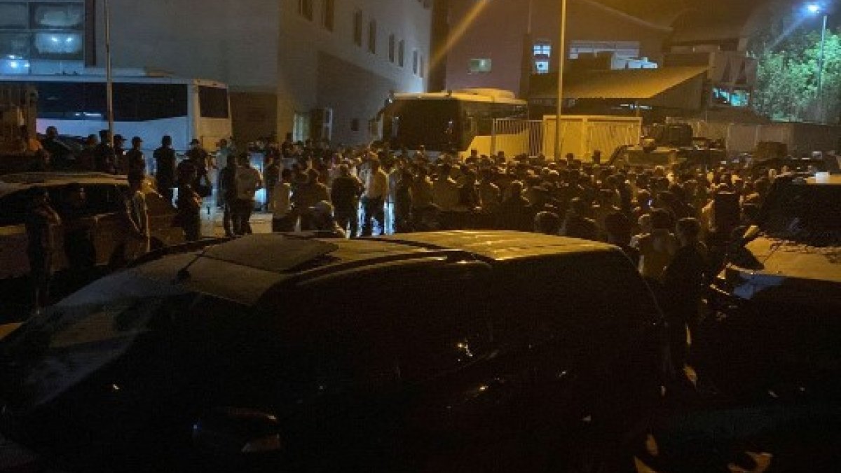 Hakkari’de iki grup arasında çıkan bıçaklı kavgada kan aktı