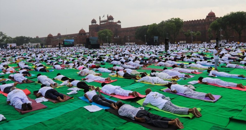 Hindistan’da Dünya Yoga Günü kutlandı