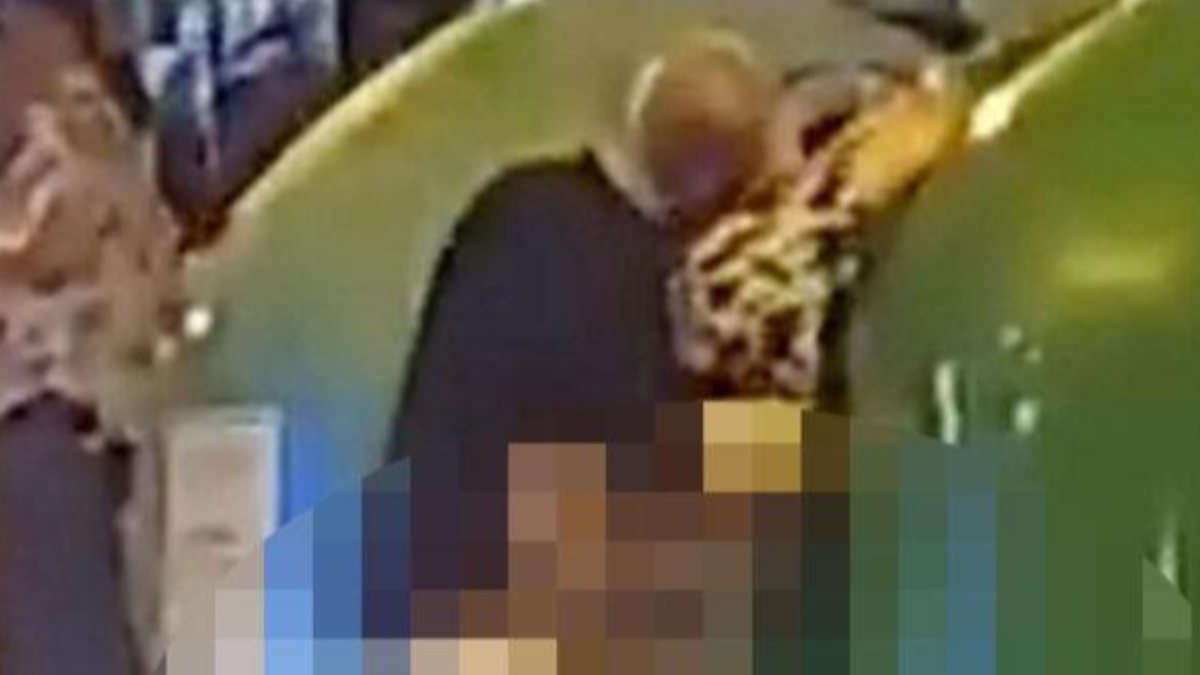 İspanya’da sokakta cinsel ilişkiye girdiler