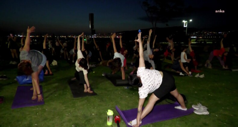 İzmir’de kadınlardan ‘yoga yasağı’ protestosu