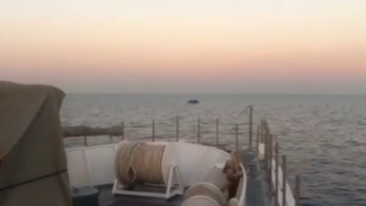 İzmir’de, Yunanistan tarafından geri itilen 77 kaçak göçmen kurtarıldı