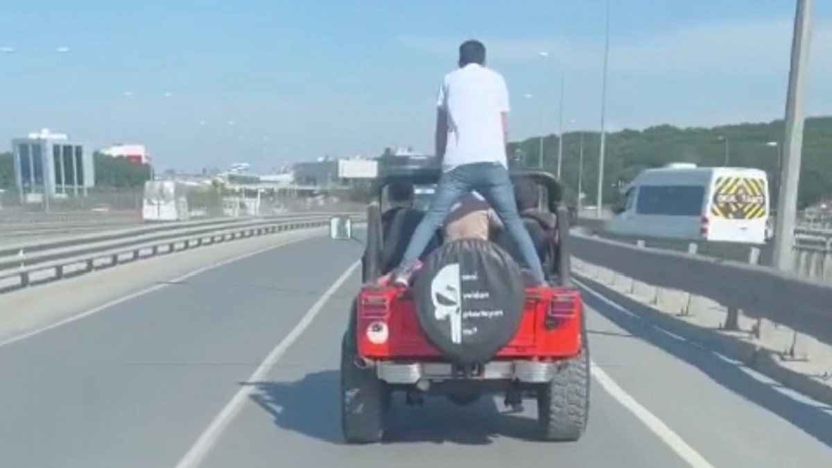 Kartal’da araca sığmayınca üstüne çıktı