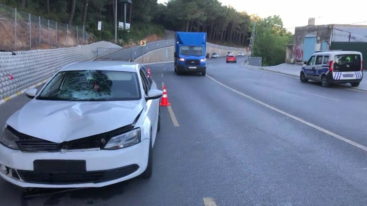 Kartal’da karşıdan karşıya geçmek isterken araç çarptı