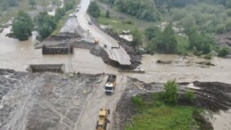 Kastamonu’da Sada Çayı taştı, iki ilçe ile bağlantı kesildi