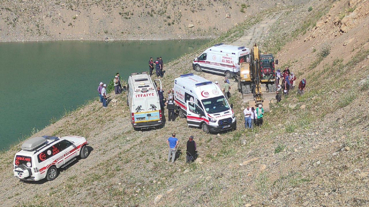 Kum ocağındaki gölete giren 5 çocuktan 2’si boğuldu