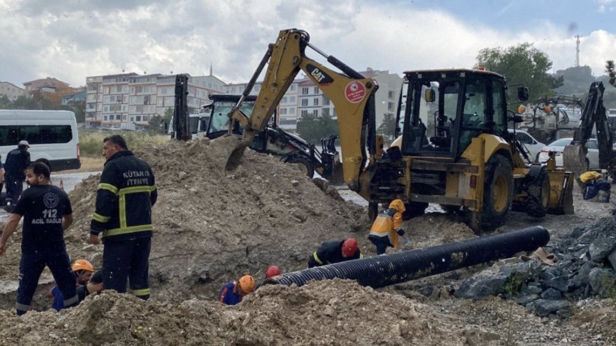 Kütahya’da kanalizasyon çalışmasında toprak kaydı: 1 ölü 1 yaralı