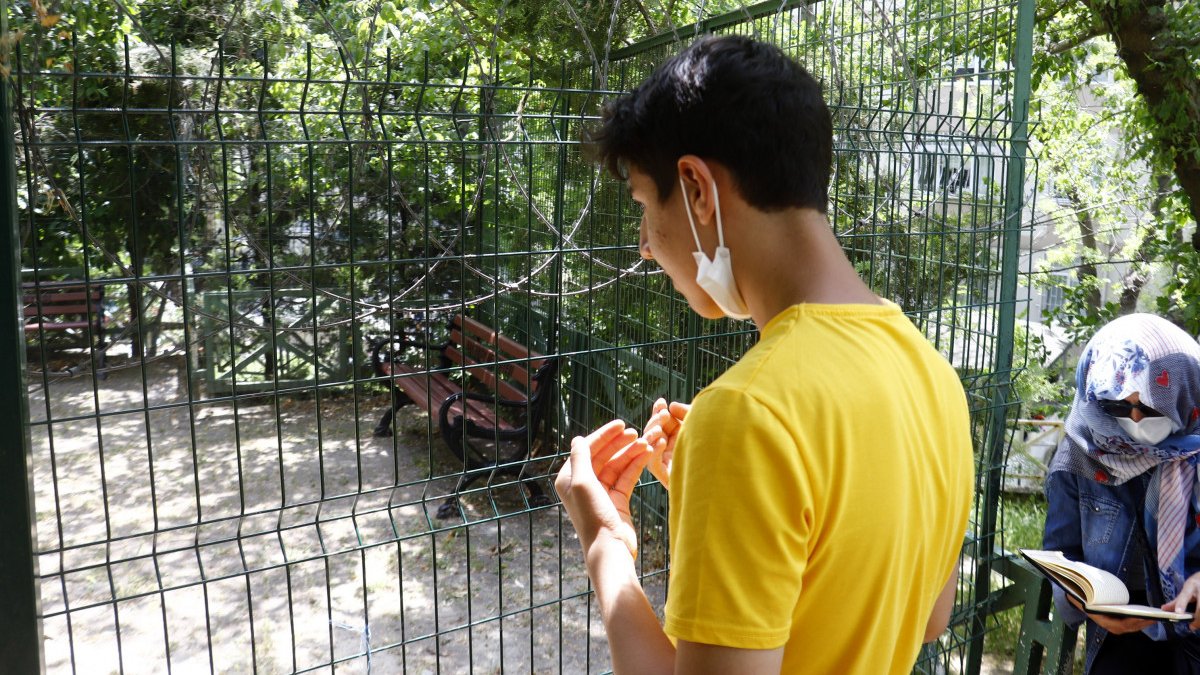 LGS öncesi Zuharatbaba Türbesi’nde dua ettiler