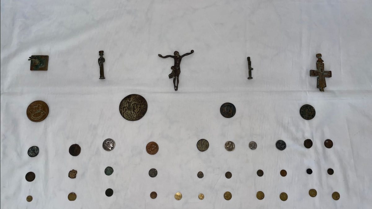 Malatya’da tarihi sikkeler ele geçirildi