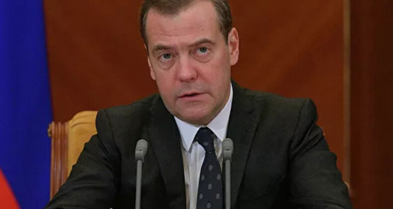 Medvedev’den Batı’ya: Şerefsiz ve pislikler