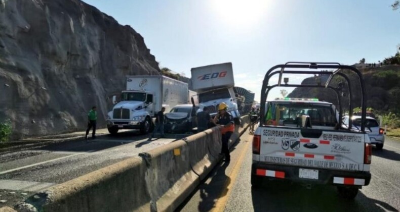 Meksika’da freni patlayan kamyon 8 araca çarptı: 4 ölü