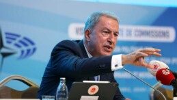 Milli Savunma Bakanı Hulusi Akar’dan Yunan parlamenterlere ayar