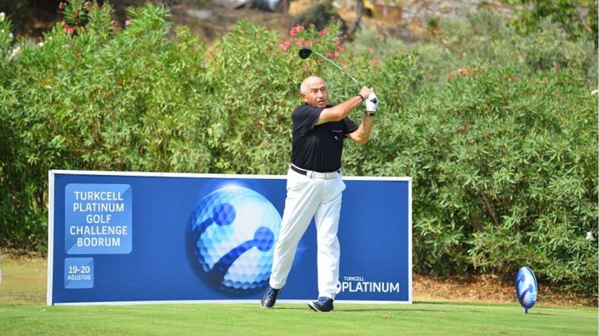 Nihat Özdemir aradığı aşkı golf sahasında buldu! 22 yaş küçük..