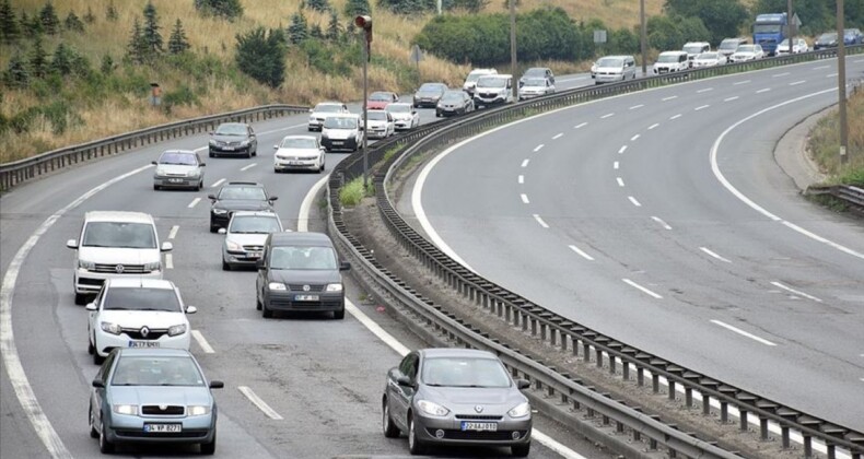 Otoyollarda hız sınırı arttı: Yarın devreye giriyor