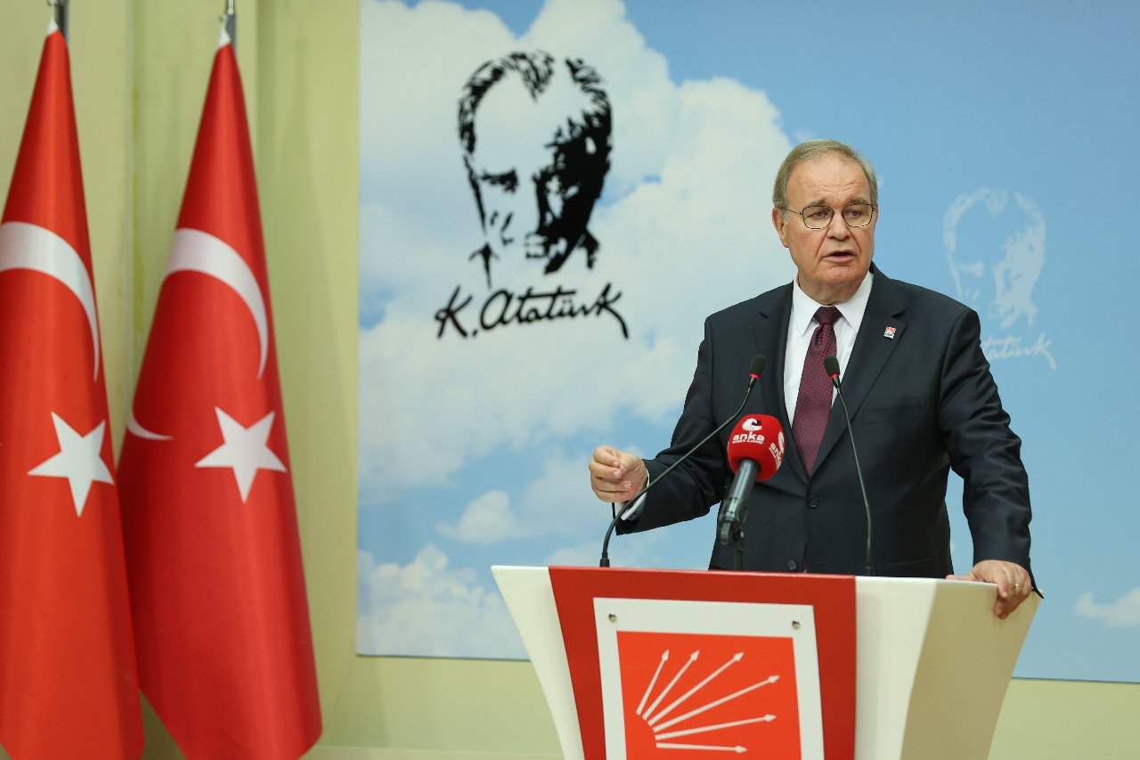 Öztrak: Artık AKP’liler bile ‘Kral çıplak’ diyor