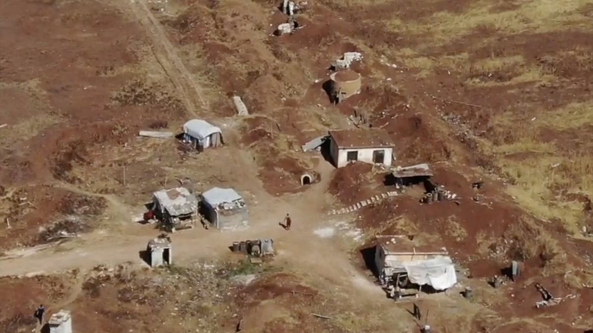 PKK’lı teröristlerin Tel Rıfat ve çevre köylerde hazırlık görüntüleri