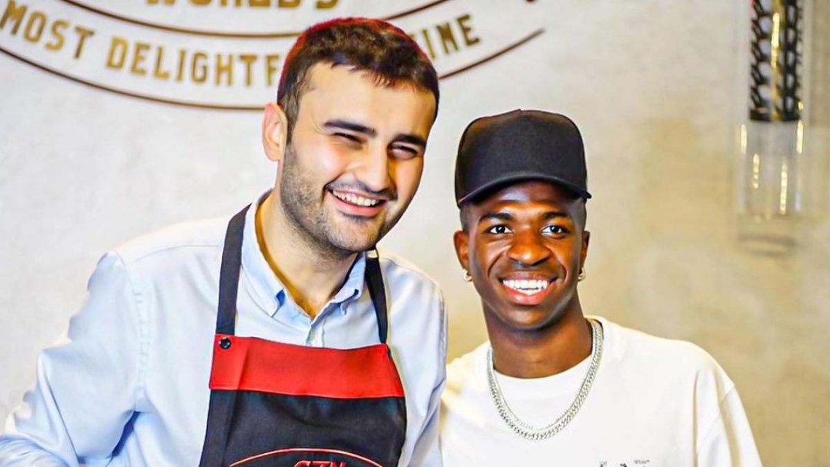 Real Madridli futbolcular, CZN Burak’ın mekanına gitti