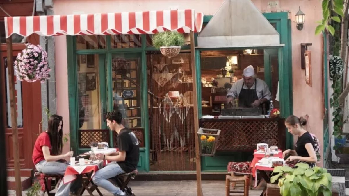 Seksenler bitti, soluğu Balkan Ninni’sinde aldı! Ana yüreğiyle gönülleri fethedecek…