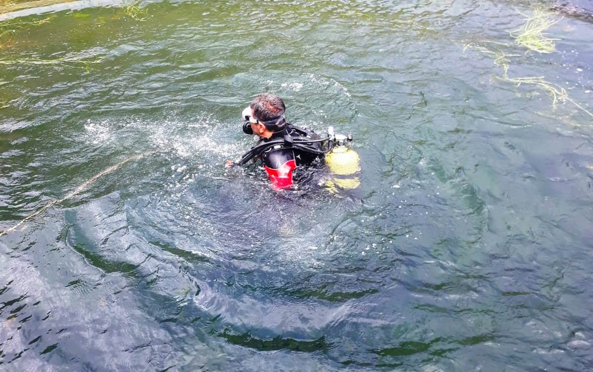 Serinlemek için girdiği havuzda boğuldu