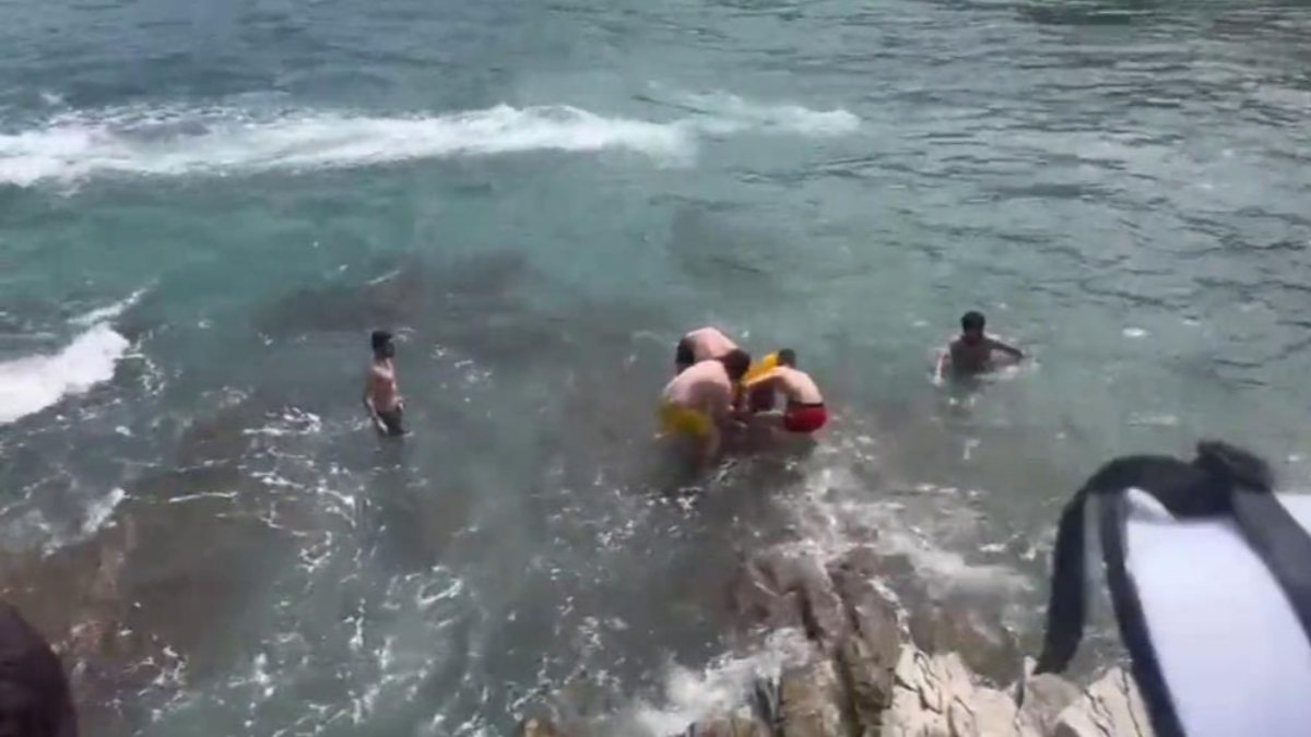 Şile’de boğulma tehlikesi yaşayan 4 kişi kurtarıldı