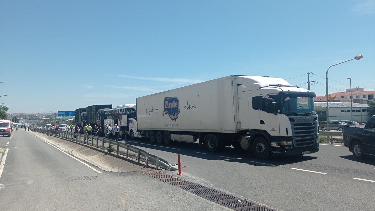 Silivri-Tekirdağ yolunda zincirleme kaza: Yaralılar var