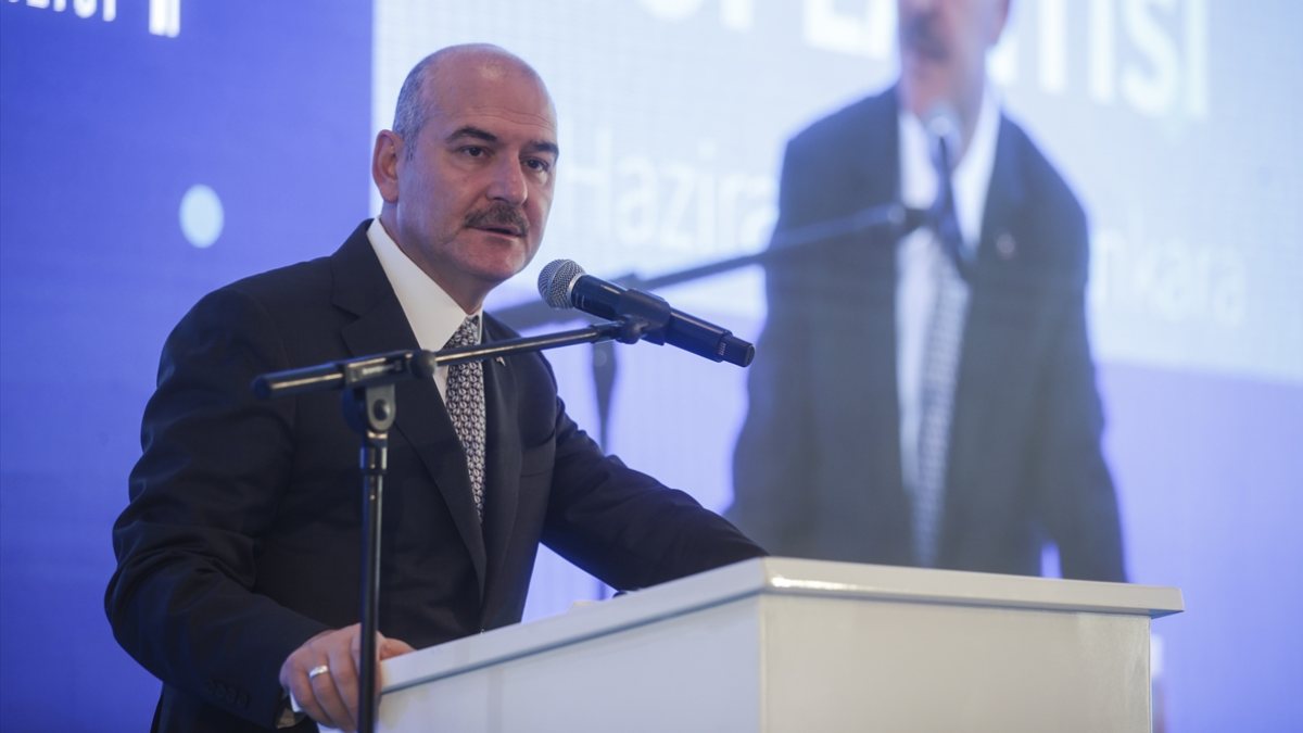 Süleyman Soylu, polise saldıran HDP’li vekilin videosunu paylaştı