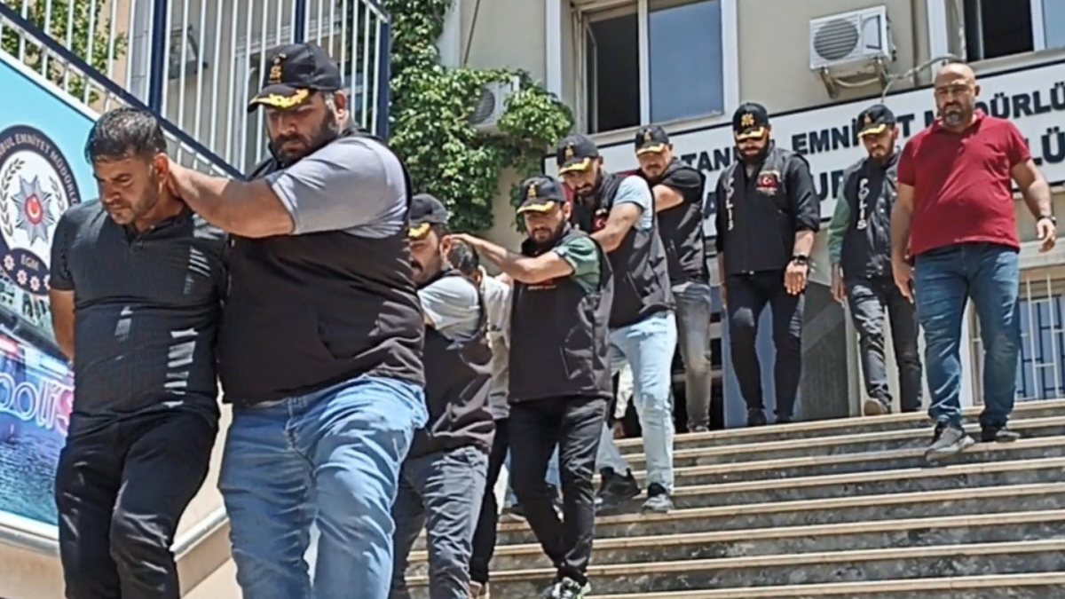 Sultangazi’de eski sevgilisinin evinin önünde silahla vuruldu