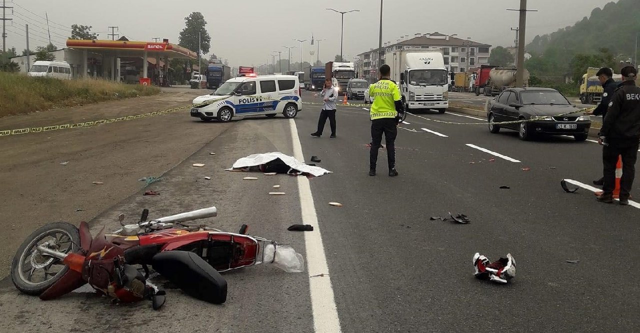 TIR’a çarpan motosikletin sürücüsü öldü