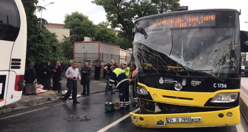 Üsküdar’da feci kaza: İETT otobüsü ile 2 tur otobüsü çarpıştı