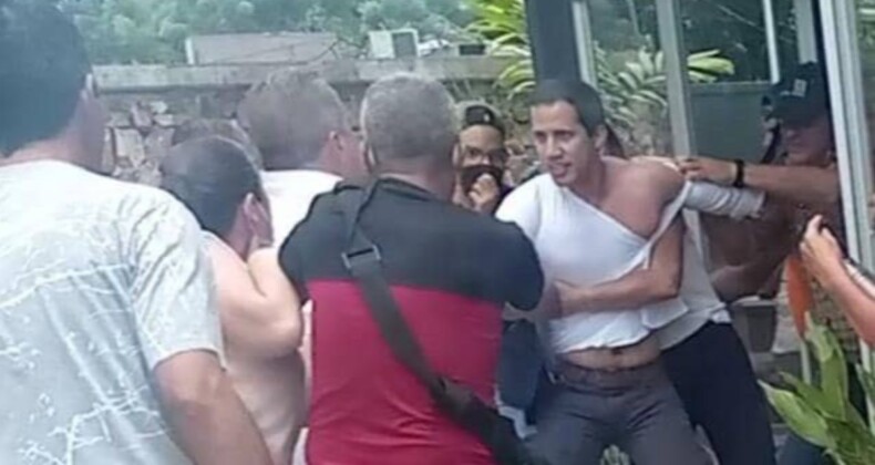 Venezuela’nın muhalif lideri Juan Guaido, restorandan dövülerek kovuldu
