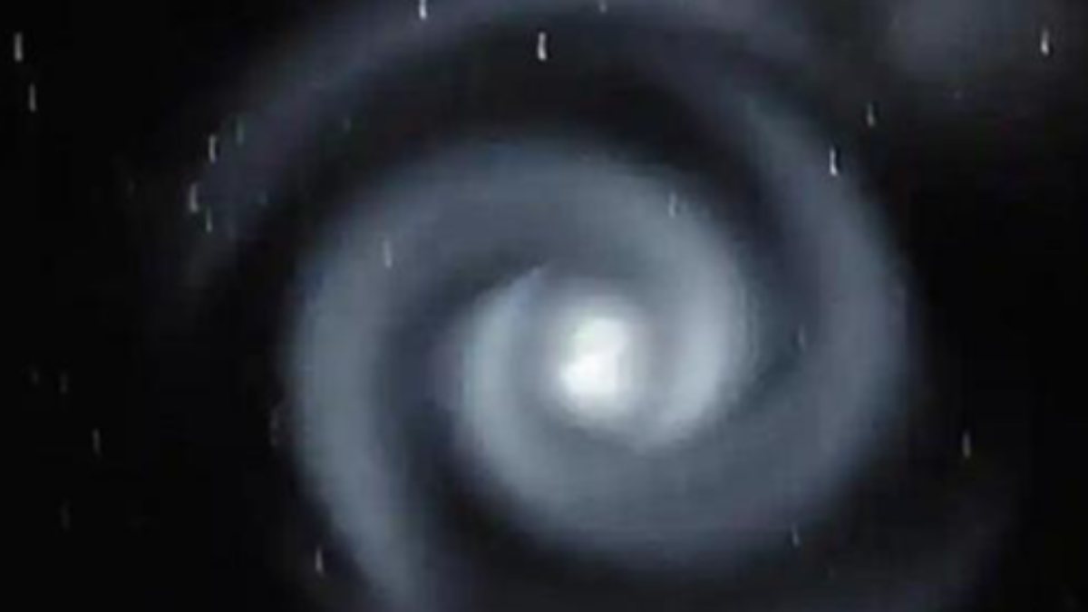 Yeni Zelanda’da gökyüzündeki tuhaf şekil korkuttu