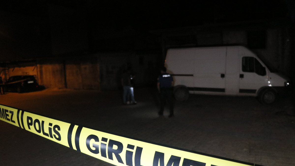 Adana’da silahlı ve bıçaklı kavga: 2 yaralı